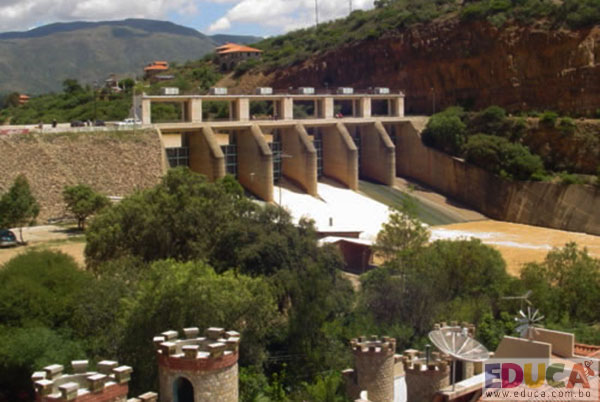 Cochabamba estrena el viaducto más grande del país